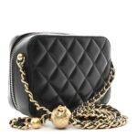 Lambskin Quilted CC Pearl Crush Camera Case Black - Image 3