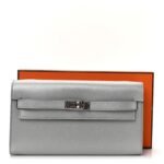 Metallic Chevre Chamkilight Kelly Wallet To Go Argent - Image 10