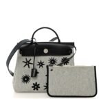 H Plume Canvas Vache Hunter Circuit Rider Hobnailed Herbag Zip Retourne 31 PM Black Ecru - Image 3